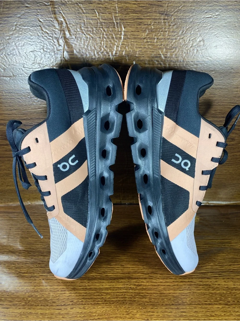 On Cloud Runner waterproof women’s shoe size 7